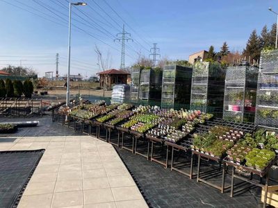 Regály se substráty, hnojivy a zahradní chemií